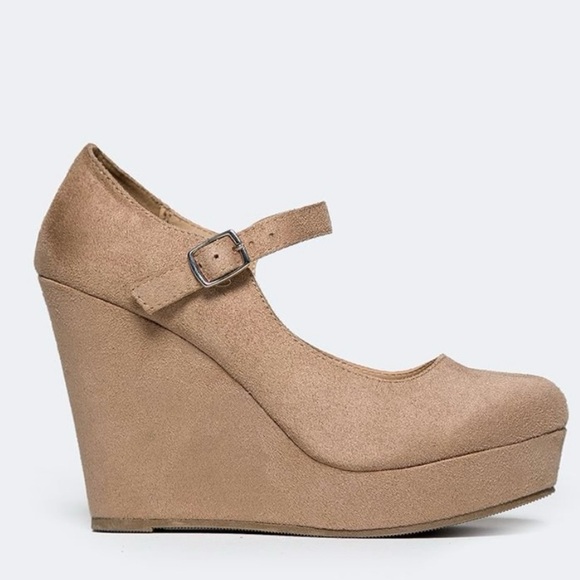 NWT Soda Oat color shoe with buckle strap. Size 7 1/2 - Picture 3 of 9